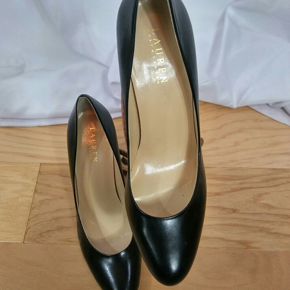 💥SOLD💥Lauren Ralph Lauren Ladies Shoes Black 9M - Picture 2 of 5